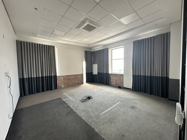 To Let Commercial Property for Rent in Woodstock Western Cape